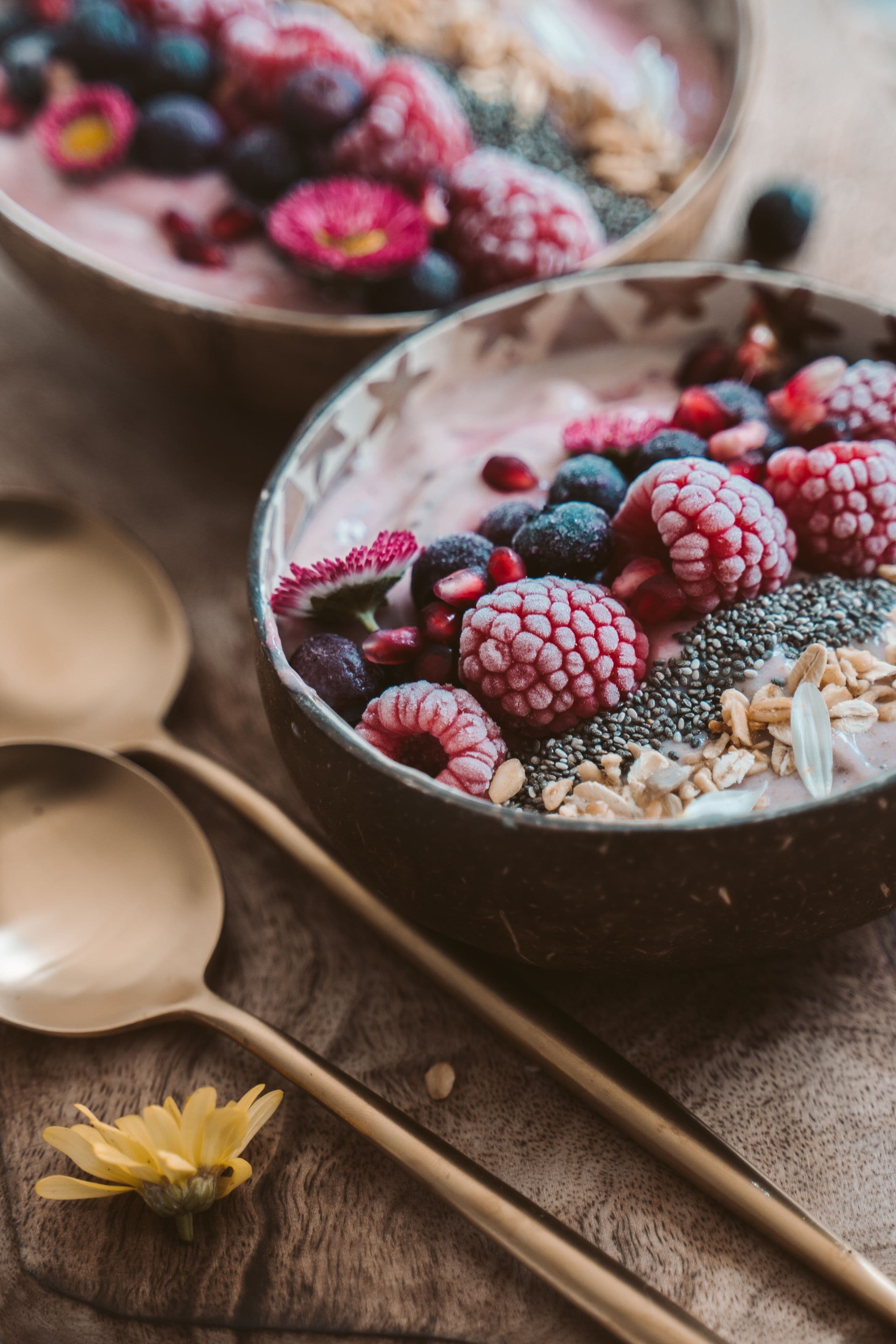 Berry smoothie bowl
