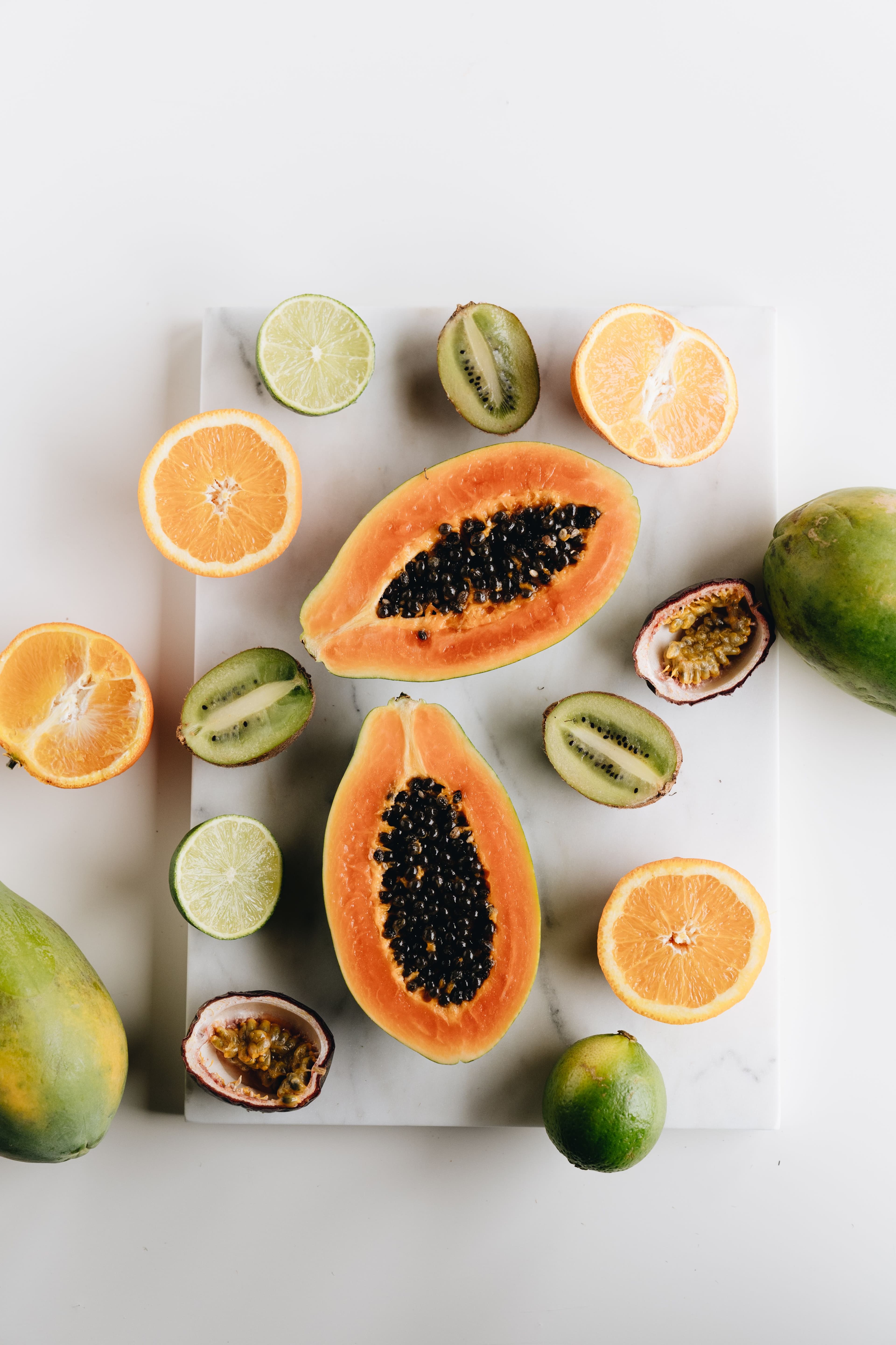 Sliced citrus fruit, flatlay